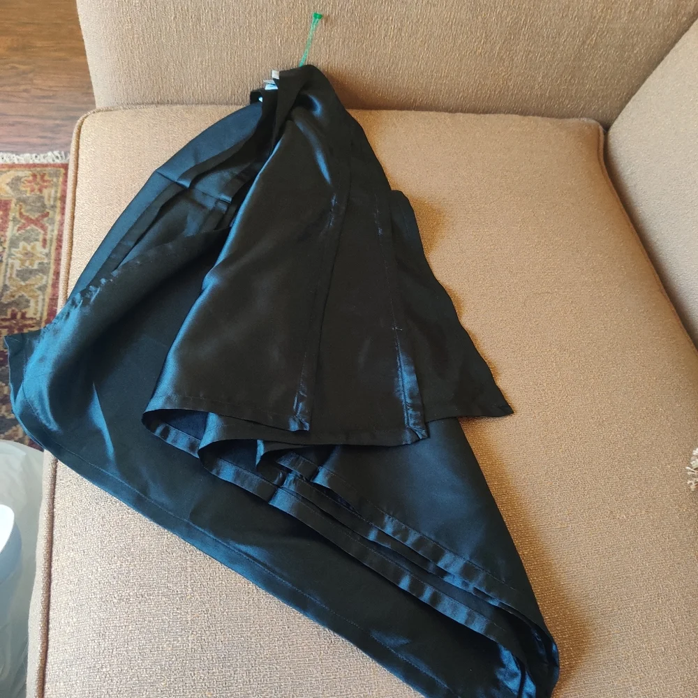 Crate & Barrel 4pc Royale Napkin Black